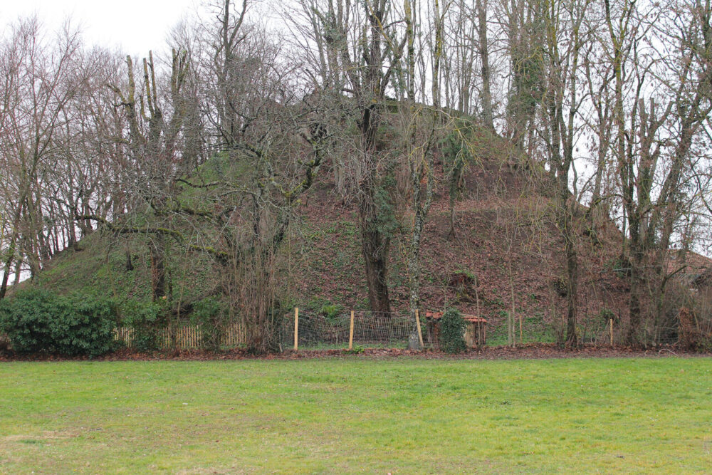 La Poype, motte castrale de Villars-les-Dombes