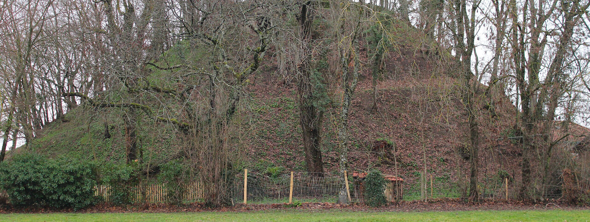 La Poype, motte castrale de Villars-les-Dombes